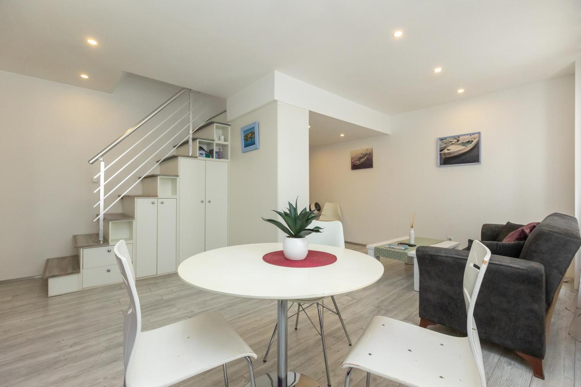 Alpha Loft 1Br Apartment In Center Zadar Exterior photo
